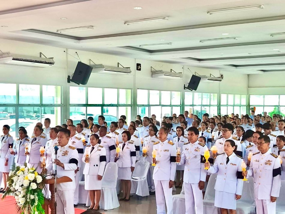 พิธีทำบุญตักบาตร และพิธีเจริญพระพุทธมนต์เฉลิมพระเกียรติ เนื่องในโอกาสมหามงคลเฉลิมพระชนมพรรษา พระบาทสมเด็จพระปรเมนทรรามาธิบดีศรีสินทรมหาวชิราลงกรณ พระวชิรเกล้าเจ้าอยู่หัว ณ วัดศรีจำปาชนบท ตำบลพังโคน อำเภอพังโคน จังหวัดสกลนคร