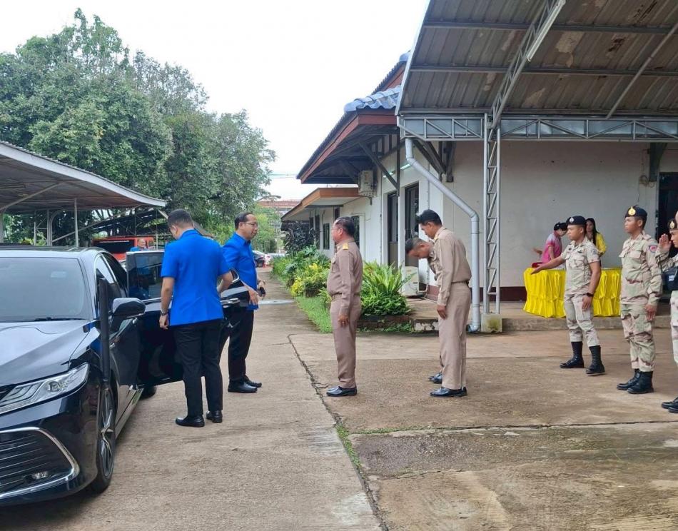 พิธีมอบสิ่งของพระราชทานเพื่อช่วยเหลือราษฎรผู้ประสบอัคคีภัย