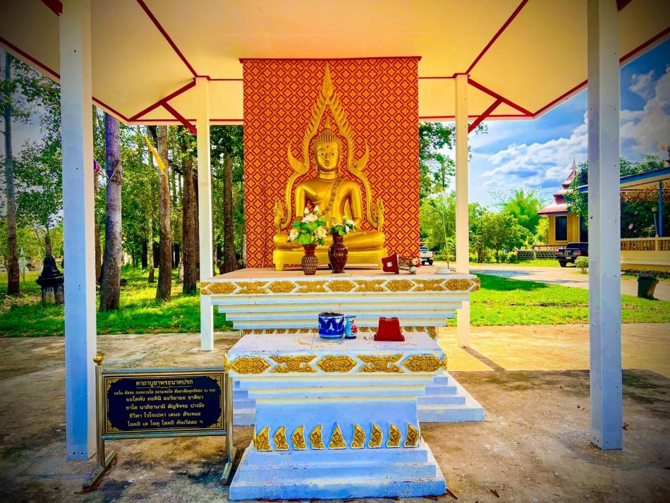วันฟ้าเปิดกับสถาปัตยกรรมสวยๆ ที่ วัดสายแก้ว อ.พังโคน บ้านดอนตาล โนนสูง แวะมาสักการะองค์พระประธานและกราบพระนาคปรกเพื่อความเป็นสิริมงคล