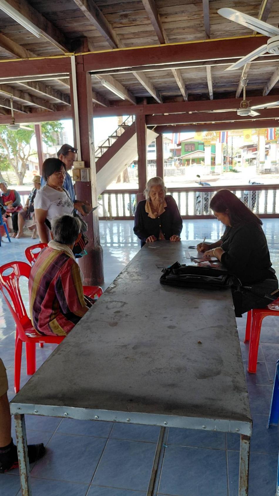 วันที่ 10 กุมภาพันธ์ 2569 เทศบาลตำบลพังโคนศรีจำปา ได้ออกจ่ายเบี้ยยังชีพให้แก่ผู้สูงอายุและผู้พิการ ประจำเดือน กุมภาพันธ์ 2569